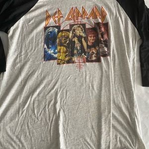 Very rare Def Leopard long sleeve tour 2016 shirt
